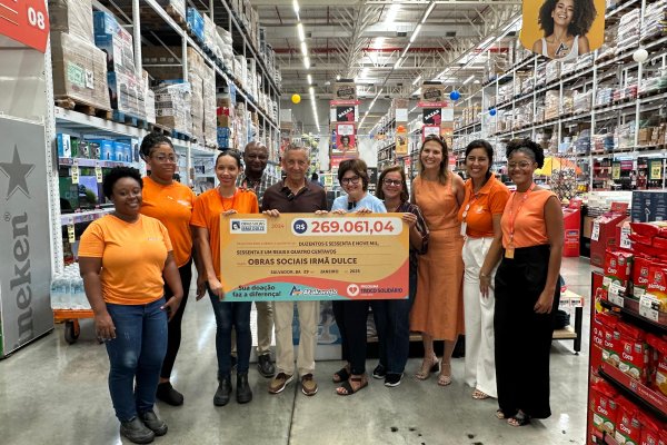 Atakarejo realiza doações à Obras Sociais Irmã Dulce e Hospital Martagão Gesteira com a Campanha Troco Solidário