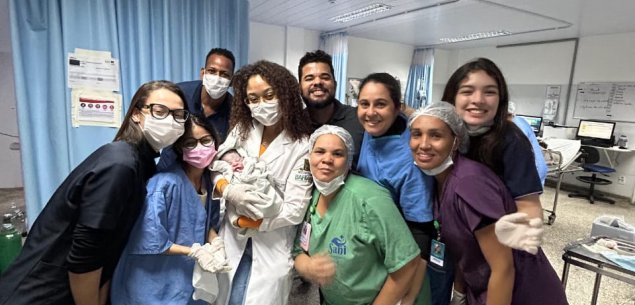 Mulher dá à luz sem saber que estava grávida na UPA de Brotas